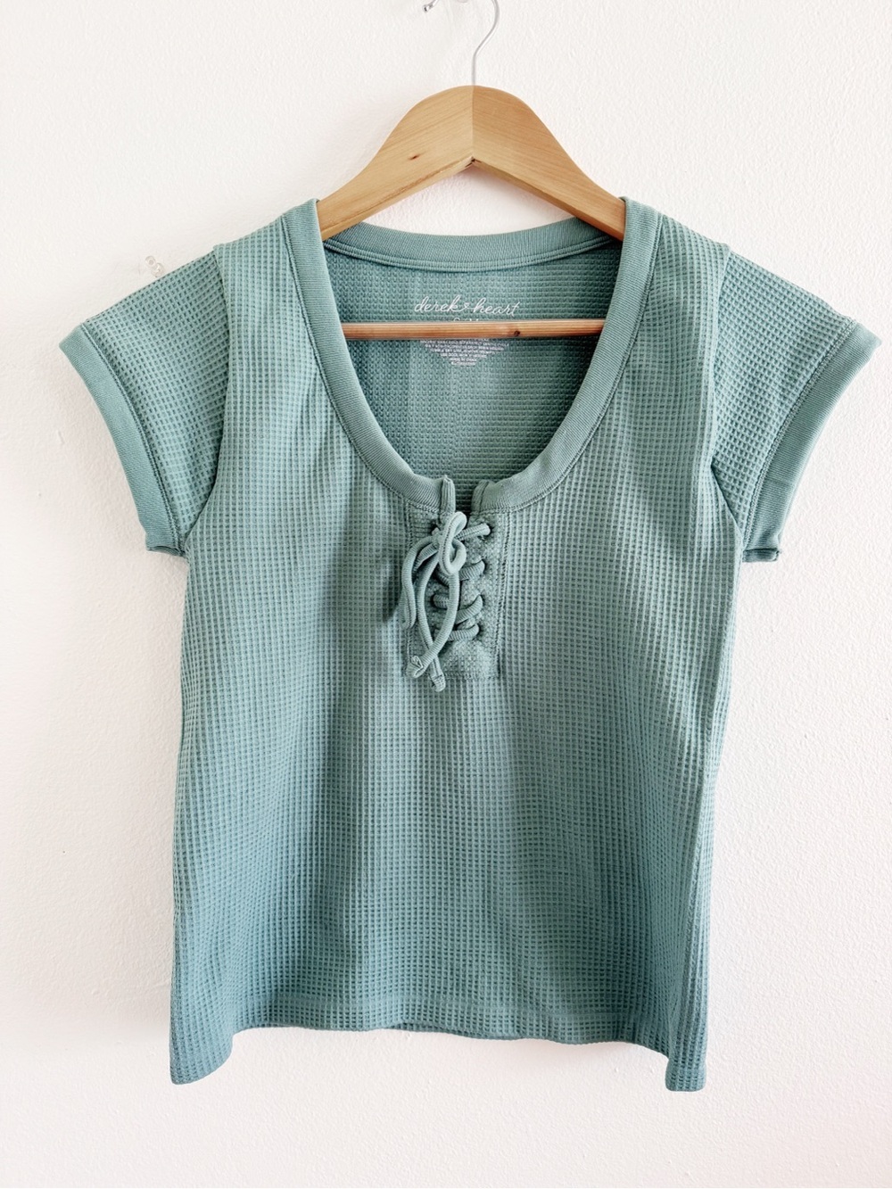 Derek Heart Sage Green Waffle Lace-Up Short Sleeve Tee S/M